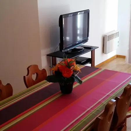 Apartment Cosy Avec Garage Au Centre, - Fr-1-515-77